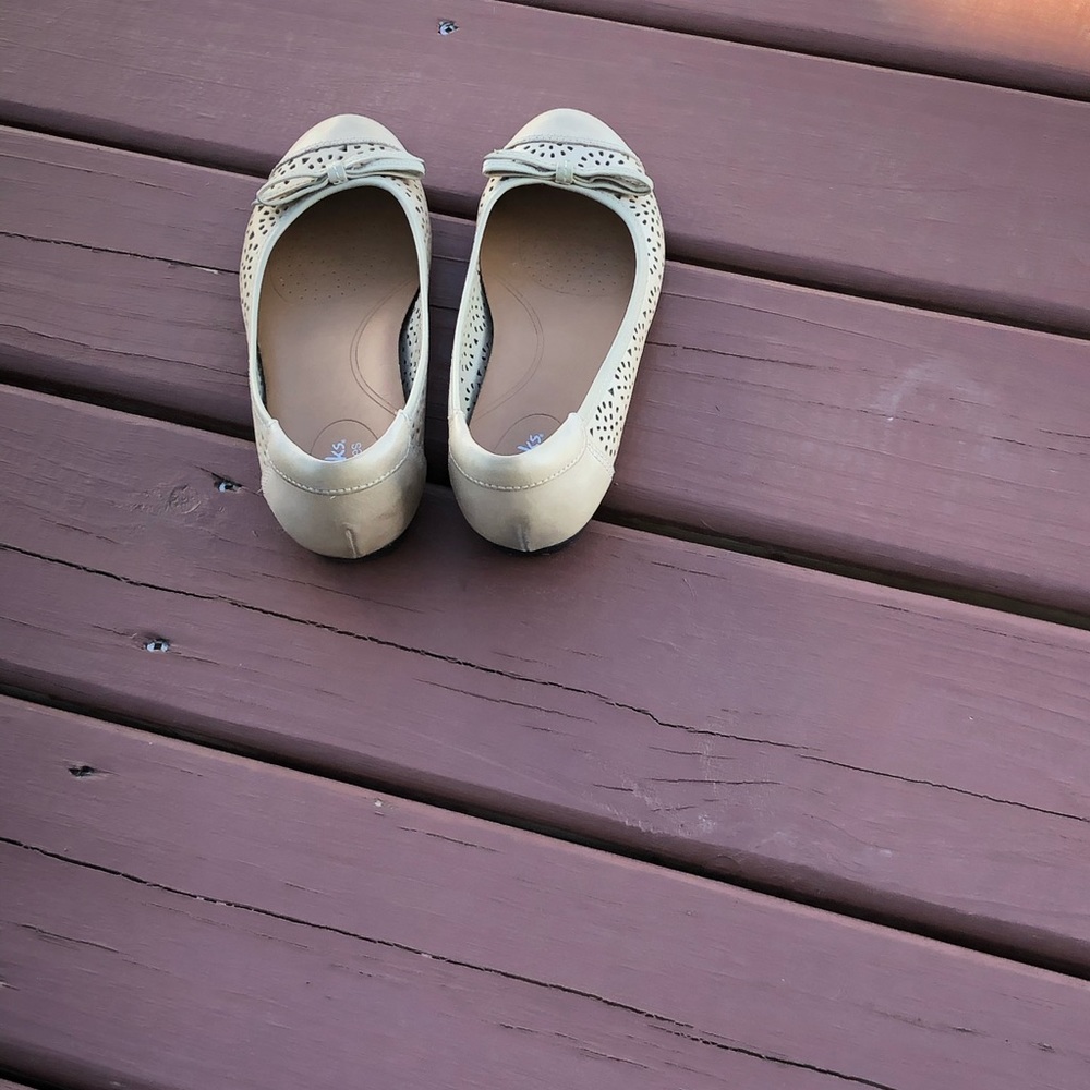 Clarks flat, super comfortable, GUC